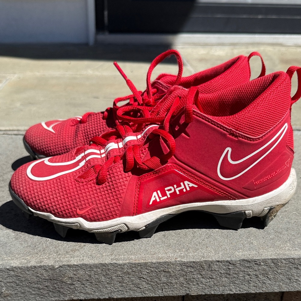 Nike used football cleats Kids Red Alpha size 6